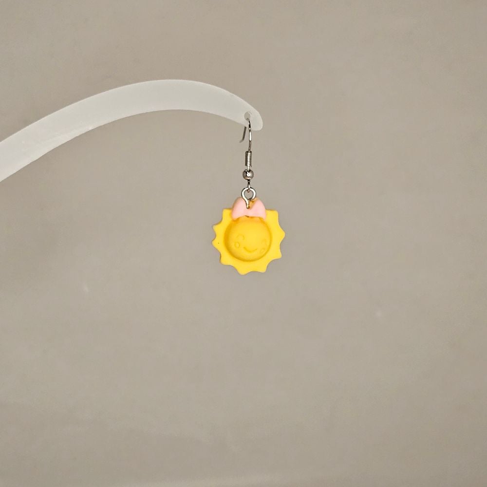 Item #197 Sun Earring
