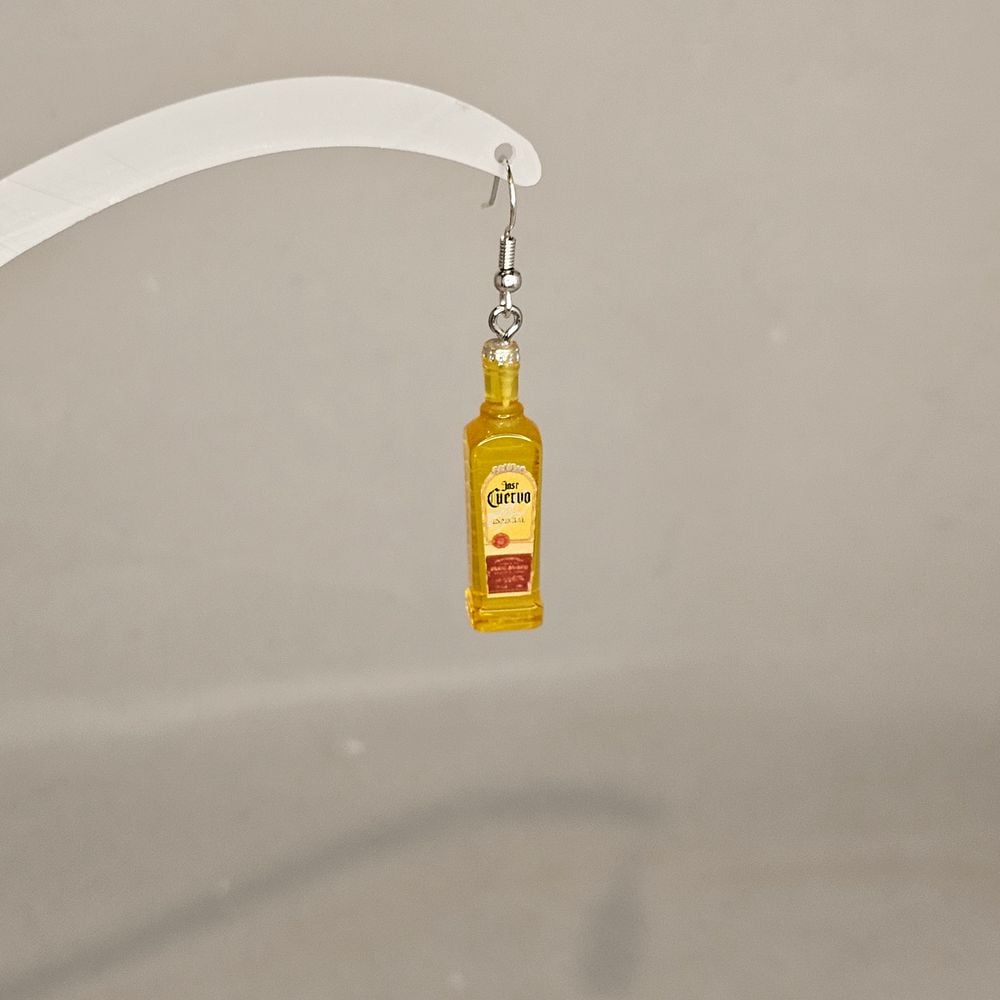 Item #190 Cuervo Earring