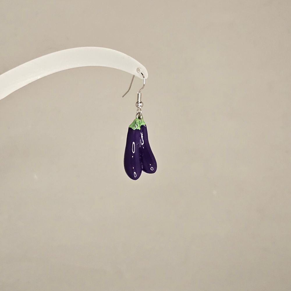 Item #138 Eggplant Earring